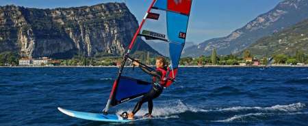 3 ore di lezione privata di Windsurf dal principiante al freestyle