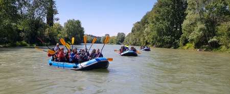Discesa di soft rafting sull'Adige nella Terra dei Forti