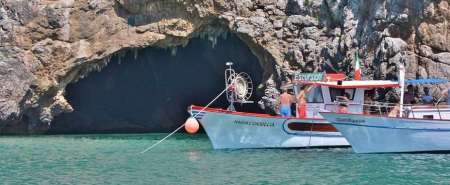 Escursione in barca e snorkeling nella Grotta Azzurra di Sperlonga