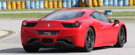 Guida sportiva in Ferrari sul Circuito di Pomposa